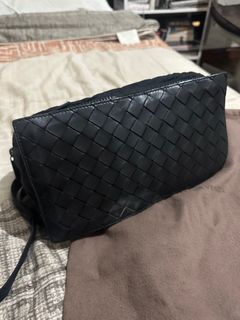 (Category: ) located in . Submitted by luxuryfindsforless (Listing ID 1332764404, Image 1). Description: .