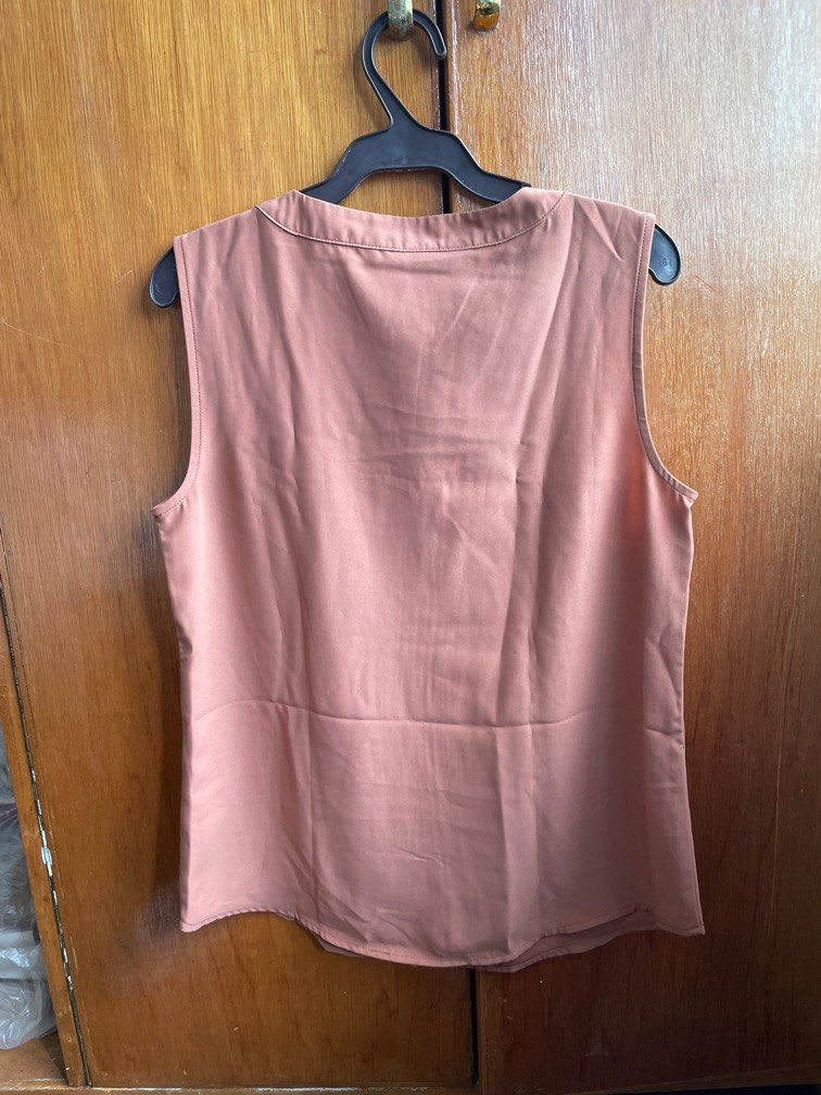 Brown office sleeveless (Category: Sleeveless) located in Manila. Submitted by dmdnice (Listing ID 1332682758, Image 3). Description: .
