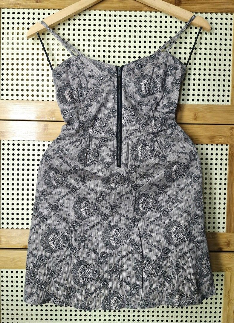Bustier Spag Strap Mini Dress (Category: Dresses) located in Valenzuela. Submitted by fayespicks (Listing ID 1332782452, Image 3). Description: 𝘿𝙚𝙩𝙖𝙞𝙡𝙨: ♡ S𝒊𝒛𝒆: SMALL - MEDIUM ♡ 𝑪𝒐𝒏𝒅𝒊𝒕𝒊𝒐𝒏: 10/10 ♡ Bust: 32-36" ♡ Waist: 32" ♡ Length: 31" ◇ Rfs: funds for our rescues 🐈🐕 ◇ Location: Valenzuela City ◇ Courier: Gogo express (no cod/cop) ◇ Mop: Gcash/bank transfer online ◇ you may also request for grab/lalamove within Metro Manila.