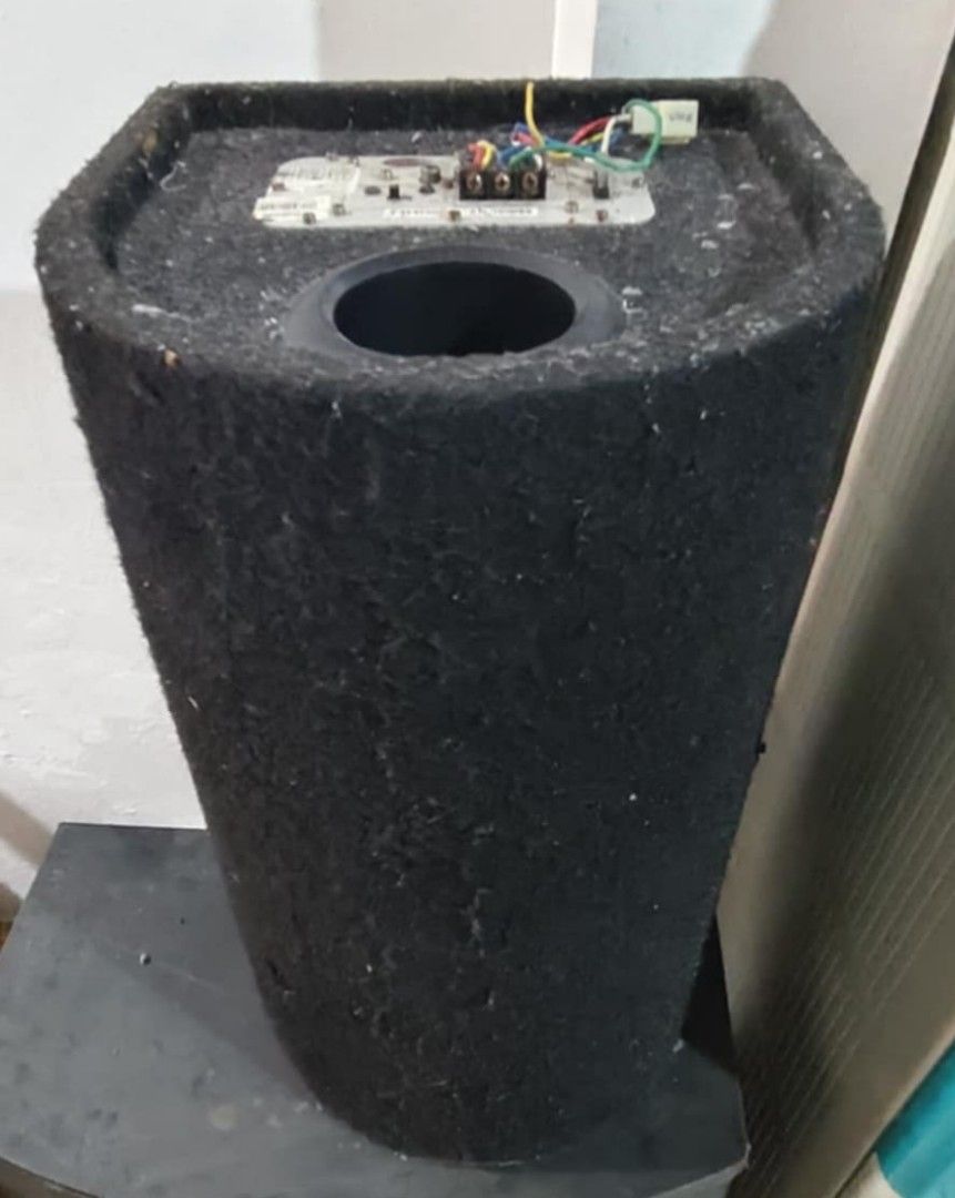 CAR SPEAKER (Category: Soundbars, Speakers & Amplifiers) located in Quezon City. Submitted by myrameds (Listing ID 1332671060, Image 2). Description: - still in good condition. - slightly negotiable. - good and loud sounds. - best for your loved car. - just need cleaning..