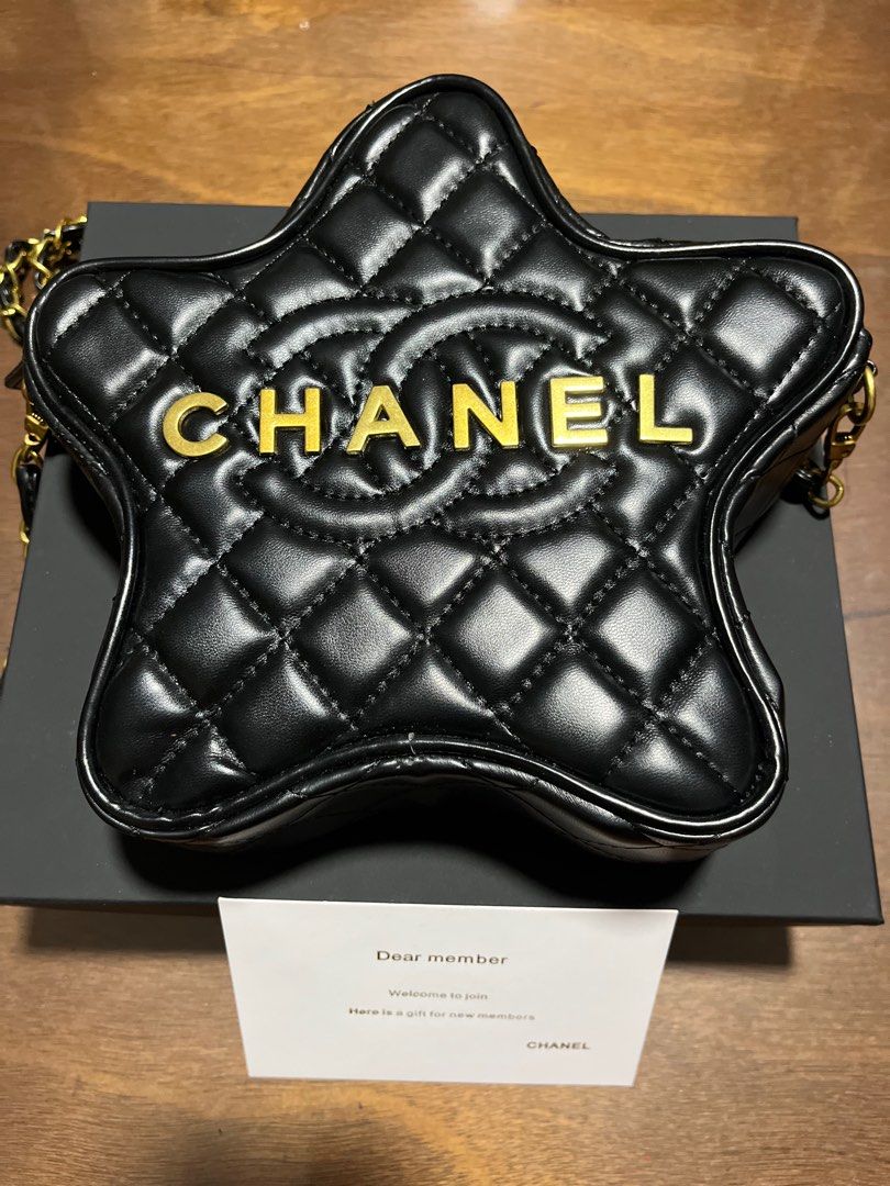 大幅値下げ！CHANEL MAKEUP VIPギフト ウォレットショルダーバッグ Chanel VIP gift bag new without box