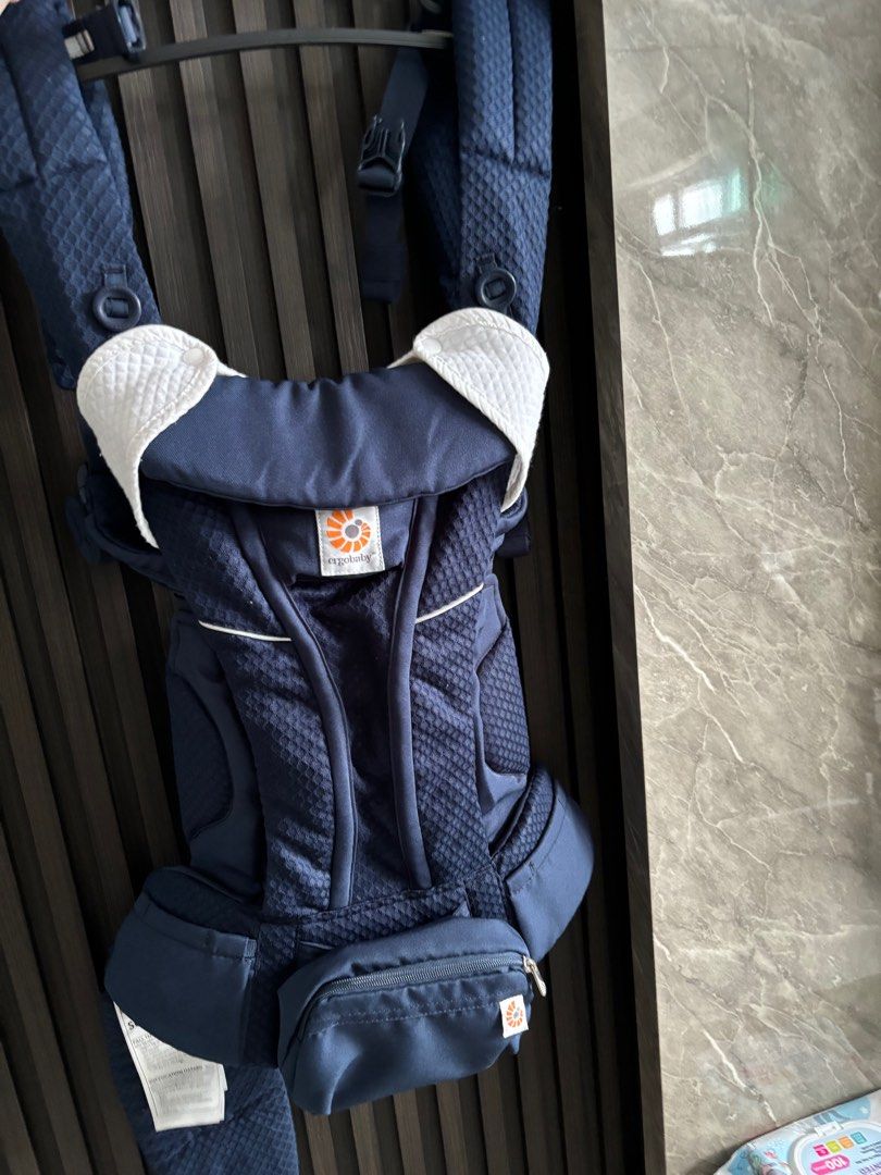 Ergo baby Navy Carrier free carrier protector Babies Kids Going Out Carriers Slings on Carousell