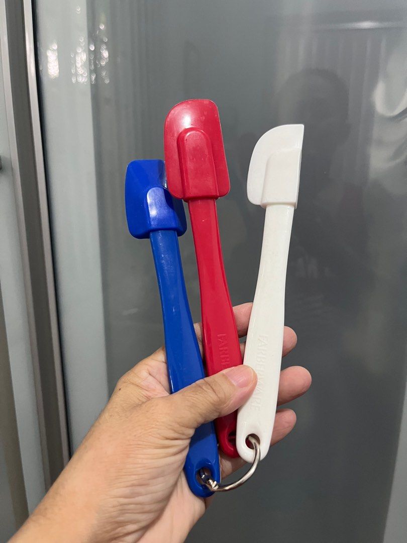 Farberware silicone spatula take all (Category: Bakeware) located in Marikina City. Submitted by myprelovedcollectibles (Listing ID 1332687330, Image 2). Description: Unused.