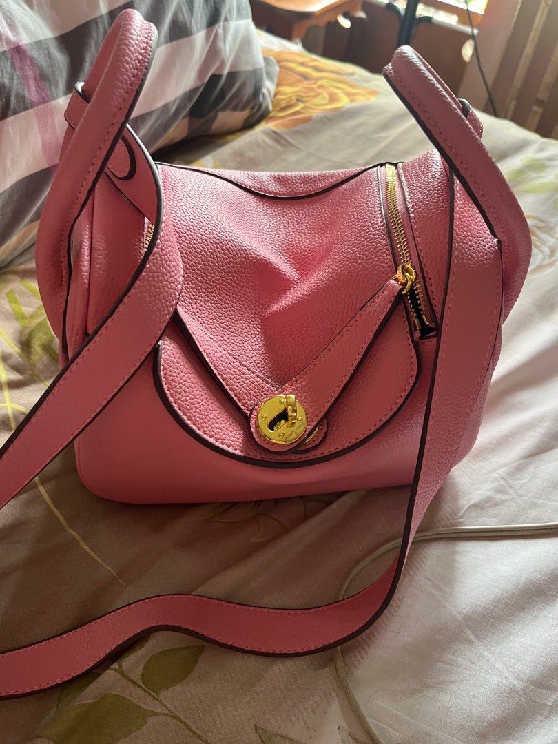 Hermes Lindy 30 (Category: Luxury Bags & Wallets) located in Antipolo. Submitted by mancstan20 (Listing ID 1332628172, Image 2). Description: no flaws pink color gold hardwares pm for details.