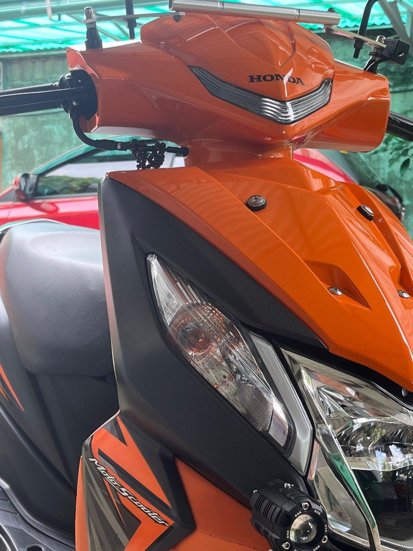 Honda DIO 110cc (2023 ) (Category: Motorbikes for Sale) located in Marikina City. Submitted by celdrickim (Listing ID 1332626818, Image 2). Description: 2023 Honda Dio 110cc ✅ 4-Stroke, 2-valve, SOHC, Air-cooled ✅ 90 / 100 Stock Tire Tubeless (Rear & Front) ✅ Mechanical Drum Brake (Combi brake) ✅ Steel Rims ✅ Carburetor Conditions: ✅ Open DOS (1st owner) ✅ Complete papers (original) ✅ 1 year old unit ✅ 7,000+km ODO ✅ Makapal pa gulong ✅ Every 100