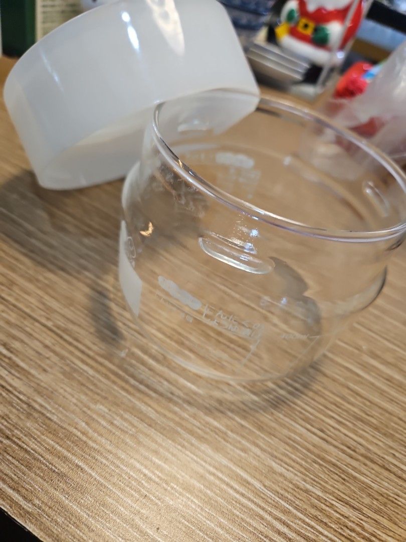 Iwaki pyrex with cover (Category: Food Organization & Storage) located in Rizal. Submitted by missytin (Listing ID 1332648457, Image 2). Description: 400ml with cover Japan Iwaki Pyrex.