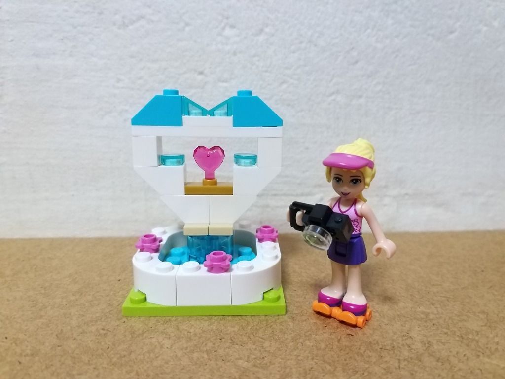 LEGO 40638 Creator Heart Ornament LEGO 40156 Friends Butterfly Organizer 30204 Friends Wish Fountain 41306 Friends Mia s Beach Scooter