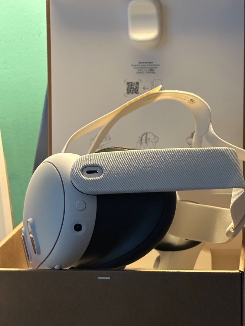 Meta Quest 3 128gb Virtual Reality VR Gaming Headset, Video Gaming