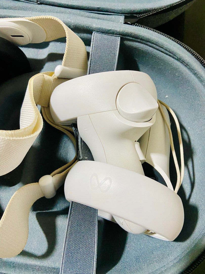 Meta Quest 256GB, Video Gaming, Video Game Consoles, Others on Carousell