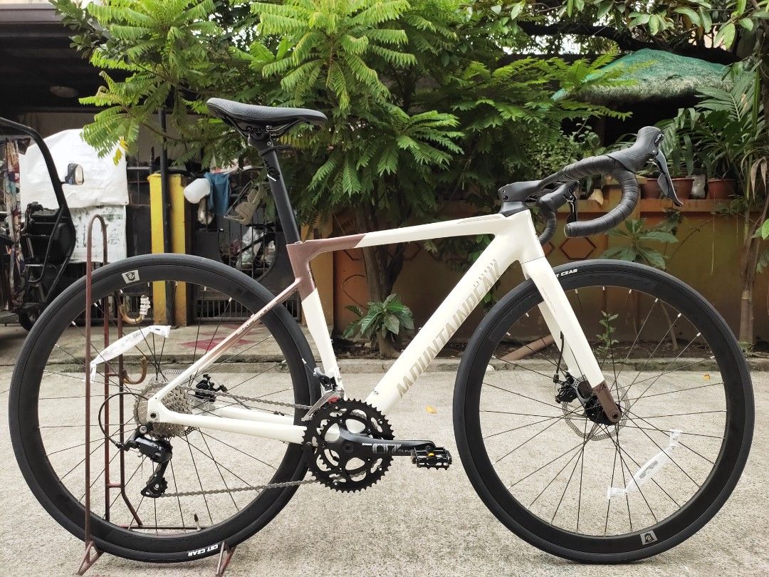 Mountainpeak Expert T3000 2024 Model (Category: Bicycles) located in Antipolo. Submitted by mgrace0920 (Listing ID 1332699303, Image 1). Description: ‼️Newest Mountainpeak Road Bike!‼️😱😍 👉Mountainpeak Expert T3000 2024 Model 💥 🚲2x9 Shimano Sora Discbrake ✅Free Assemble ✅Free Wheels reflector front & rear ✅Free Weapon Helmet ✅Free Rechargeable Taillight ✅Free Bottlecage Available size & color 🚲White brown (46cm) 🚲Silver black (46cm) Specs: 