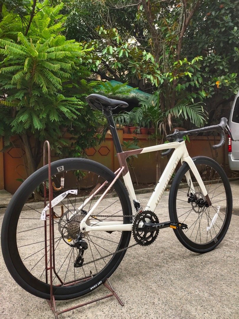 Mountainpeak Expert T3000 2024 Model (Category: Bicycles) located in Antipolo. Submitted by mgrace0920 (Listing ID 1332699882, Image 3). Description: ‼️Newest Mountainpeak Road Bike!‼️😱😍 👉Mountainpeak Expert T3000 2024 Model 💥 🚲2x9 Shimano Sora Discbrake ✅Free Assemble ✅Free Wheels reflector front & rear ✅Free Weapon Helmet ✅Free Rechargeable Taillight ✅Free Bottlecage Available size & color 🚲White brown (46cm) 🚲Silver black (46cm) Specs: 