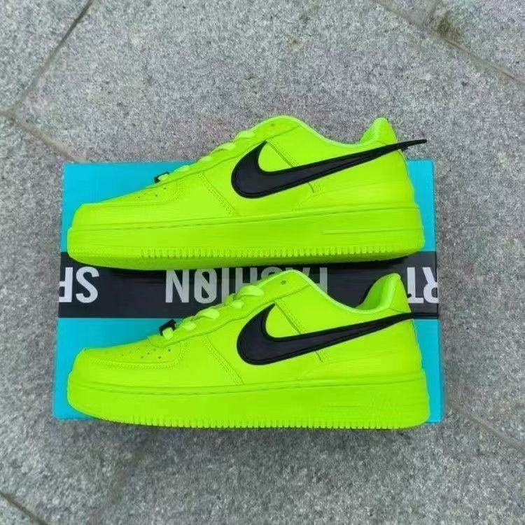 Nike fluo sneakers new arrivals
