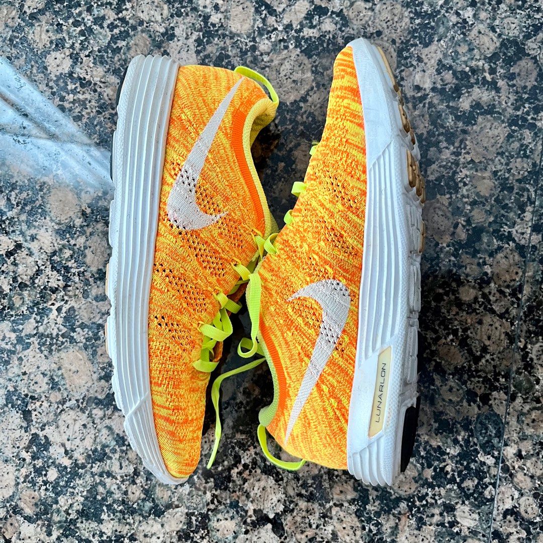 nike flyknit trainer orange