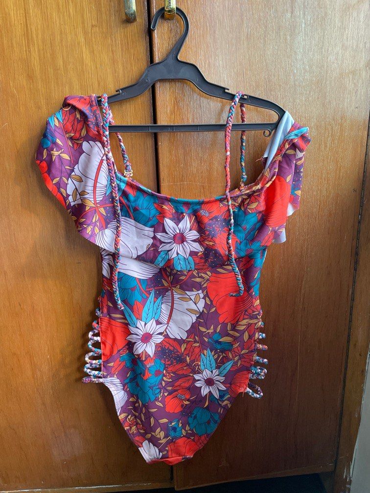Off shoulder one piece swimsuit (Category: Bikinis & Swimsuits) located in Manila. Submitted by dmdnice (Listing ID 1332684962, Image 3). Description: .