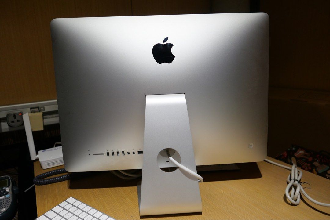 Pre Owned iMac 21” Late 2015 i5 8GB 1TB (Category: Desktops) located in Manila. Submitted by lbj_19 (Listing ID 1332661402, Image 2). Description: FS: Pre Owned iMac 21 inch (Late 2015) Intel i5 8GB 1 TB Memory Guaranteed authentic. Good Condition. Complete with Apple Keyboard and Mouse. No Box though Pls check photos to appreciate. Not interested in trades. Selling for P22,888. Pls don’t message if not serious or if you don’t have cash on hand. 