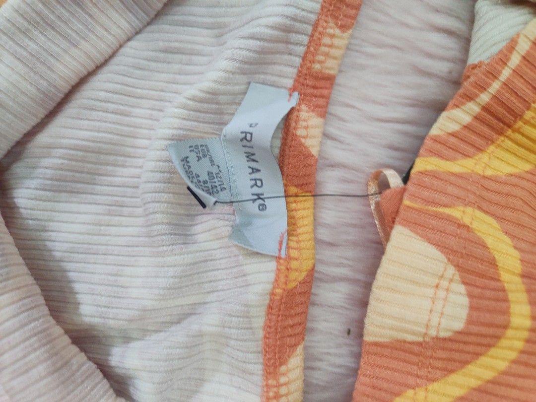 Primark Halter Sexy Top (Category: Others Tops) located in San Vicente. Submitted by modamorphosis (Listing ID 1332652256, Image 3). Description: .