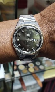 (Category: ) located in . Submitted by bakhvintagestore (Listing ID 1332686568, Image 1). Description: .
