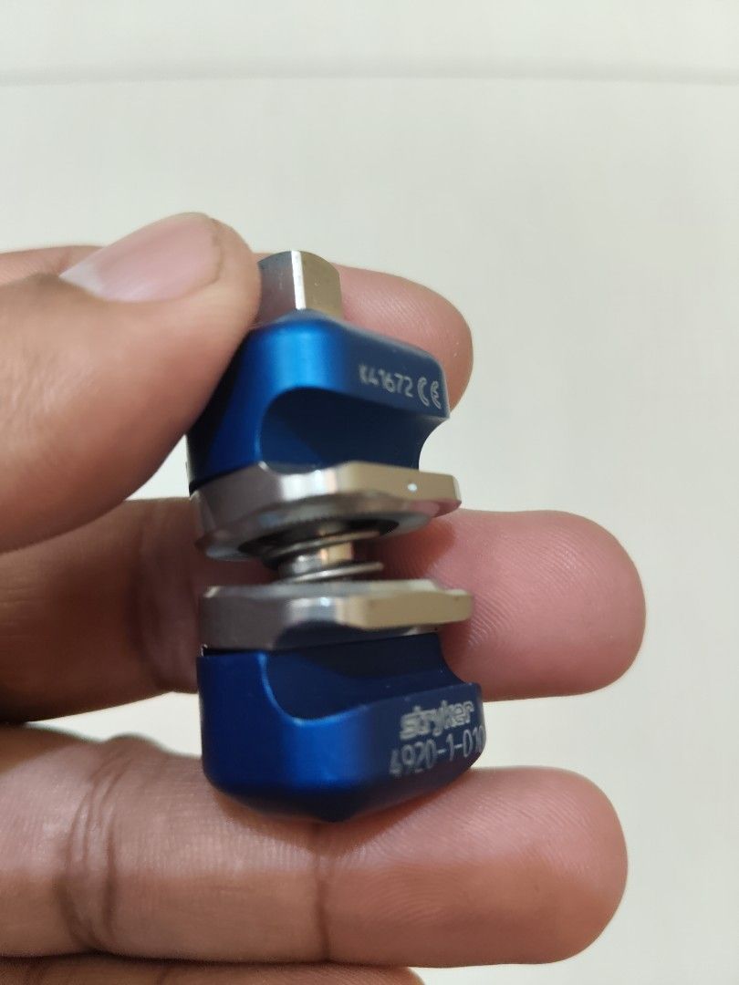 Stryker fixation rod /rod clamp, Health & Nutrition, Medical Supplies ...