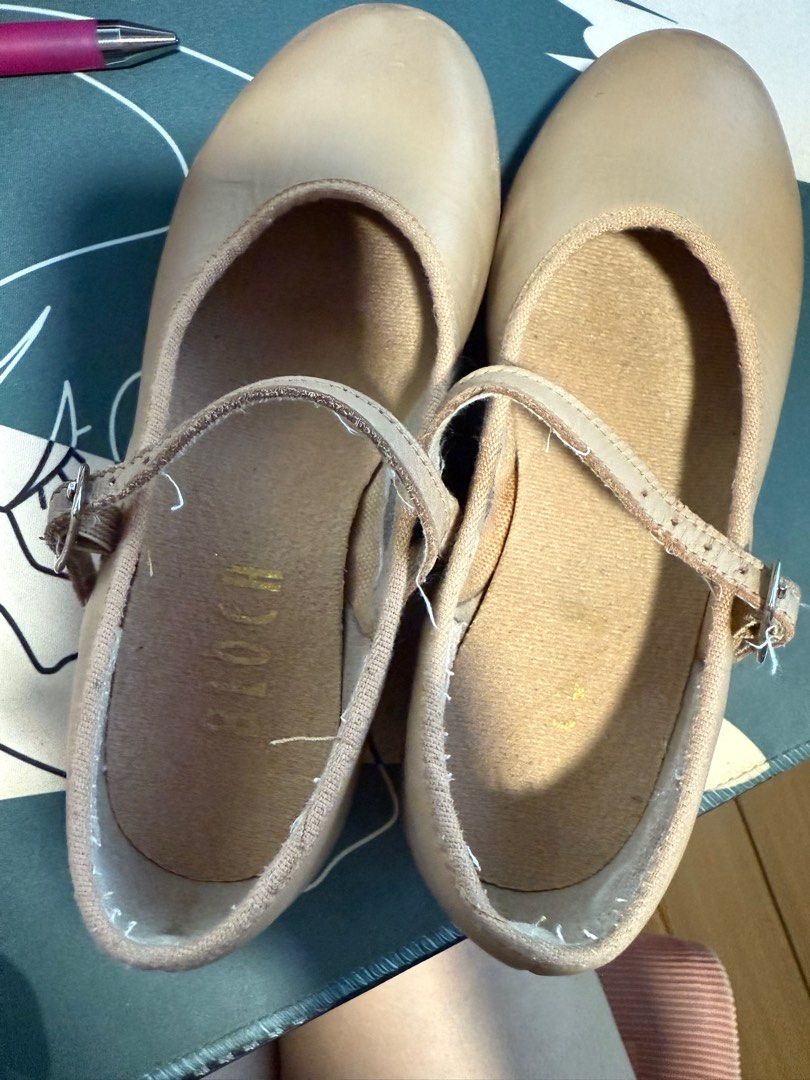 Tap shoes bloch (Category: Babies & Kids Fashion) located in Singapore. Submitted by felicia.lu (Listing ID 1332648147, Image 1). Description: Tap shoes in tan colour 11 1/2 N.