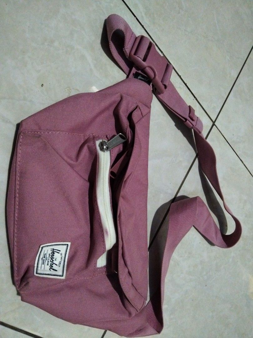 Tas pinggang herschel