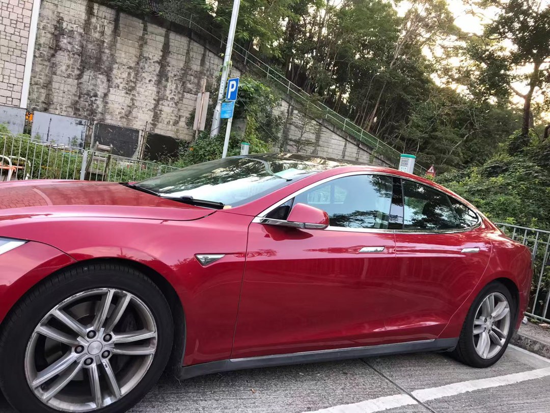 Tesla Model S 90D 2016年車，有天窗，超級急放 Auto62863126747777111