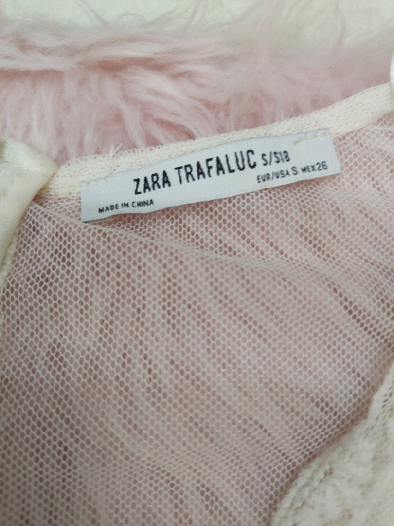 Zara Cream Lace Romper (Category: Rompers) located in San Vicente. Submitted by modamorphosis (Listing ID 1332650655, Image 3). Description: .