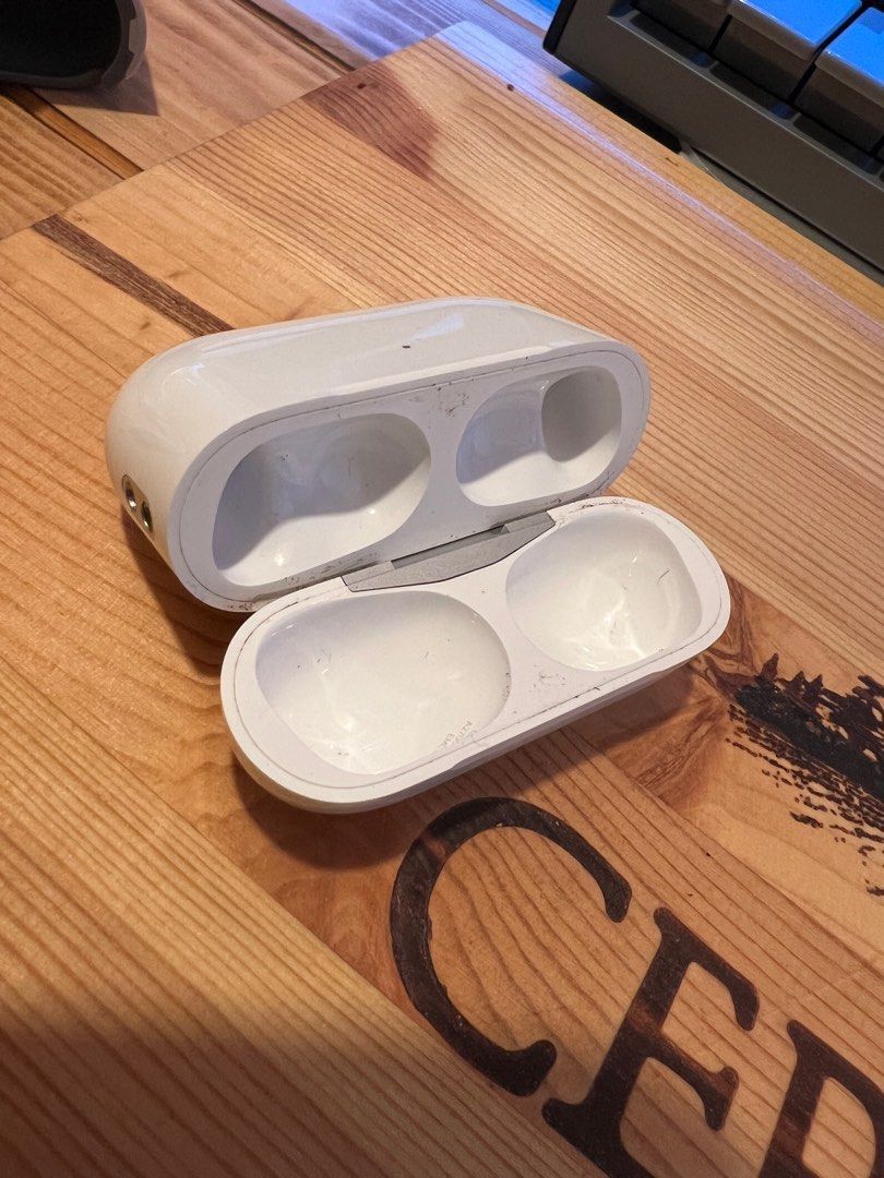 AirPods Pro 2 charging case type c, 音響器材, 耳機 Carousell