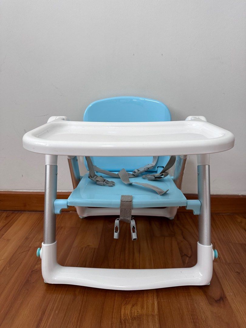 Apramo Flippa Dining Booster chair with bag