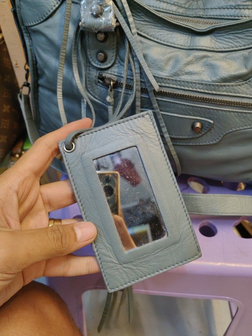 balenciaga (Category: Luxury Bags & Wallets) located in Davao. Submitted by daneyvintage (Listing ID 1332934864, Image 3). Description: wala name sa loob.