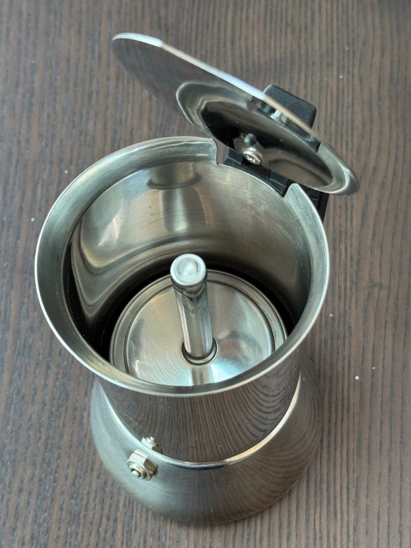 Bialetti coffee maker 4cup, 家庭電器, 廚房電器, 咖啡機及咖啡壺