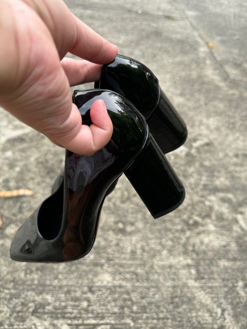 Black high heels H M shoes Women s Fashion Footwear Heels on Carousell