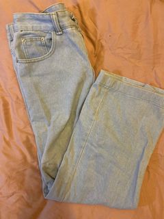 (Category: ) located in . Submitted by preloved_things_ (Listing ID 1332933516, Image 1). Description: .