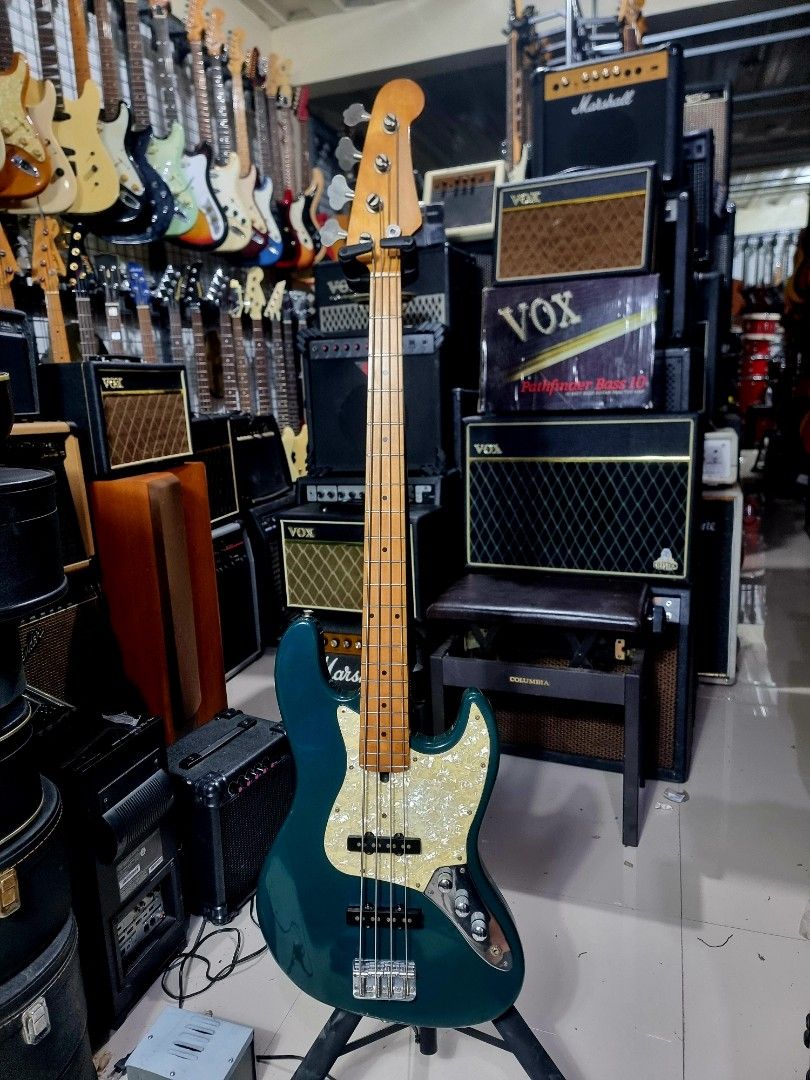 Brian/ブライアン by Bacchus エレキベース 動作未確認