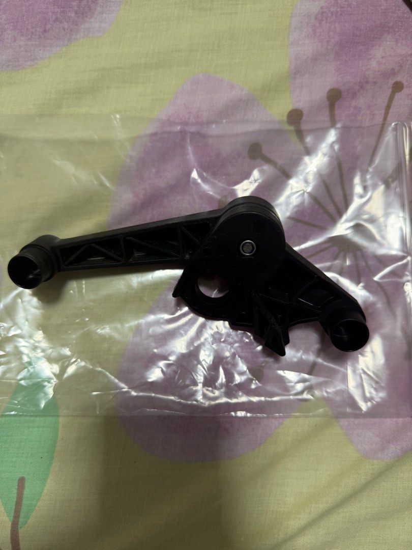 Brompton Tensioner (Category: Parts & Accessories) located in Singapore. Submitted by jesslin_tan (Listing ID 1332893607, Image 2). Description: C line 6 speed tensioner.. Flawless.