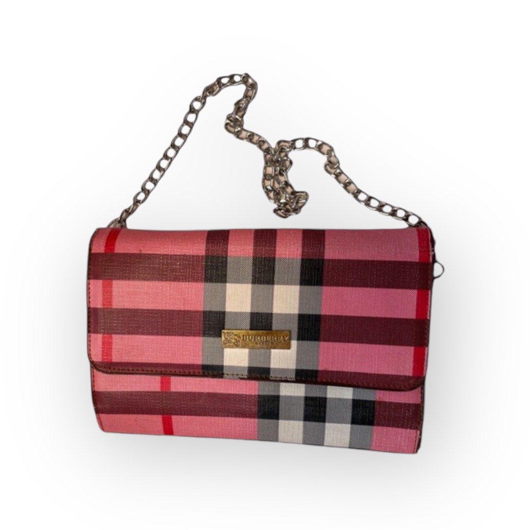 Burberry reflex Clutch bag with red