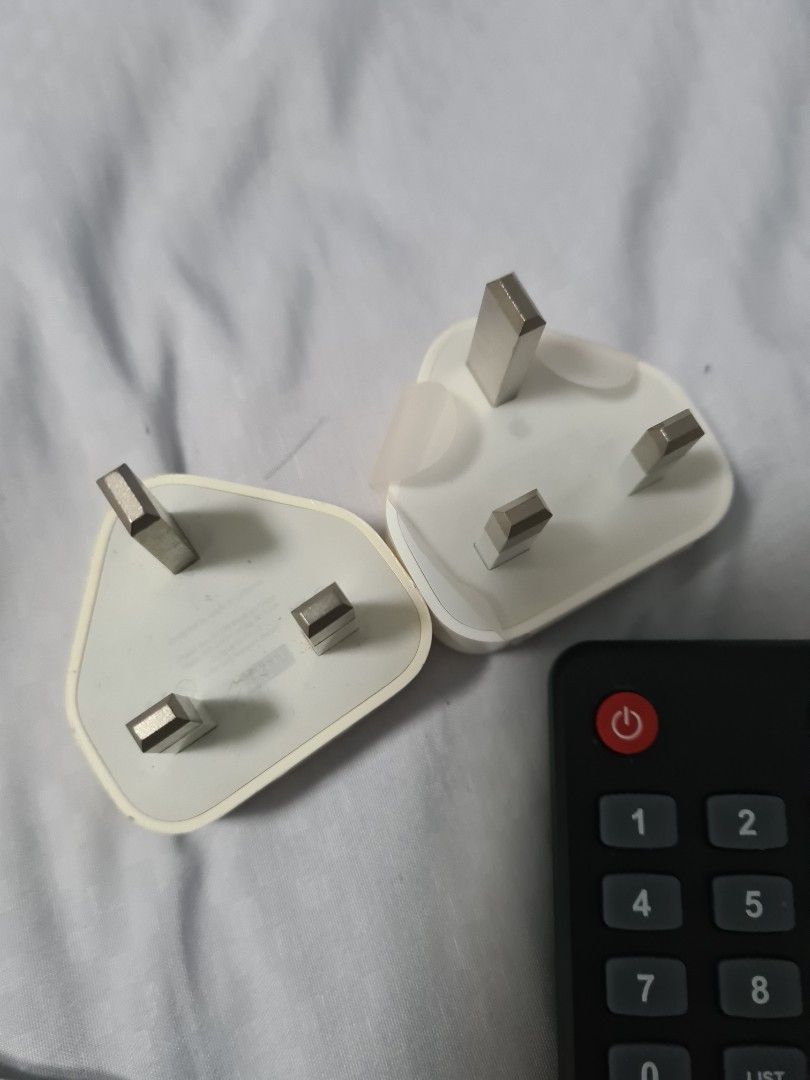 Cables (Category: Portable Audio Accessories) located in Singapore. Submitted by oddhawk.196c6a (Listing ID 1332947716, Image 3). Description: Original Apple adapter Audio cable TV control Google radio $12... (all items $15...what you see what you get)collect at jelapang lrt or bik 525 jelapang rd.