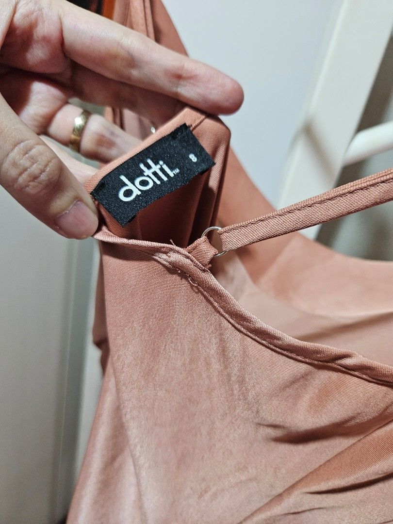 Dotti Burnt Orange Maxi Dress (Category: Dresses) located in Marikina City. Submitted by miminess (Listing ID 1332919050, Image 2). Description: .