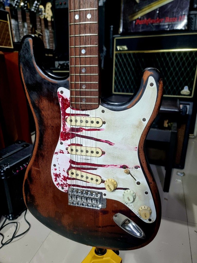Fernandes burny olds (Category: Musical Instruments) located in Binan City. Submitted by jamrock.music (Listing ID 1332954785, Image 2). Description: good working condition 2ndhand used from japan.