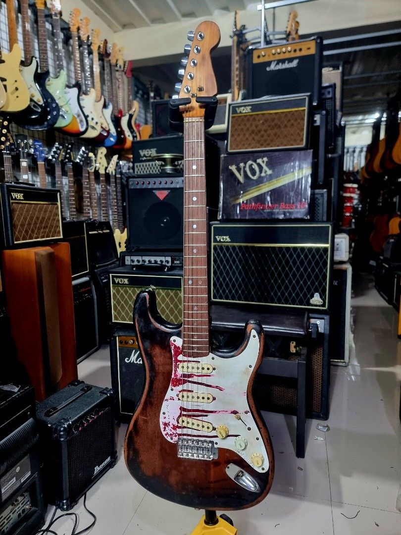 Fernandes burny olds (Category: Musical Instruments) located in Binan City. Submitted by jamrock.music (Listing ID 1332954785, Image 1). Description: good working condition 2ndhand used from japan.