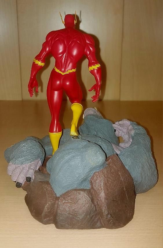 Flash versus Gorilla Grodd diorama mini statue (Category: Figurines & Statues) located in Mandaluyong City. Submitted by flash0526 (Listing ID 1332953337, Image 3). Description: These is the cold-cast porcelain mini-statue version (1:12 scale) from DC Direct, which is based on the iconic comics art of the late, great Michael Turner (RIP). This may be bought separately for only PHP 4,000 (previously PHP 5,000). If you wish to get it as a SET toget
