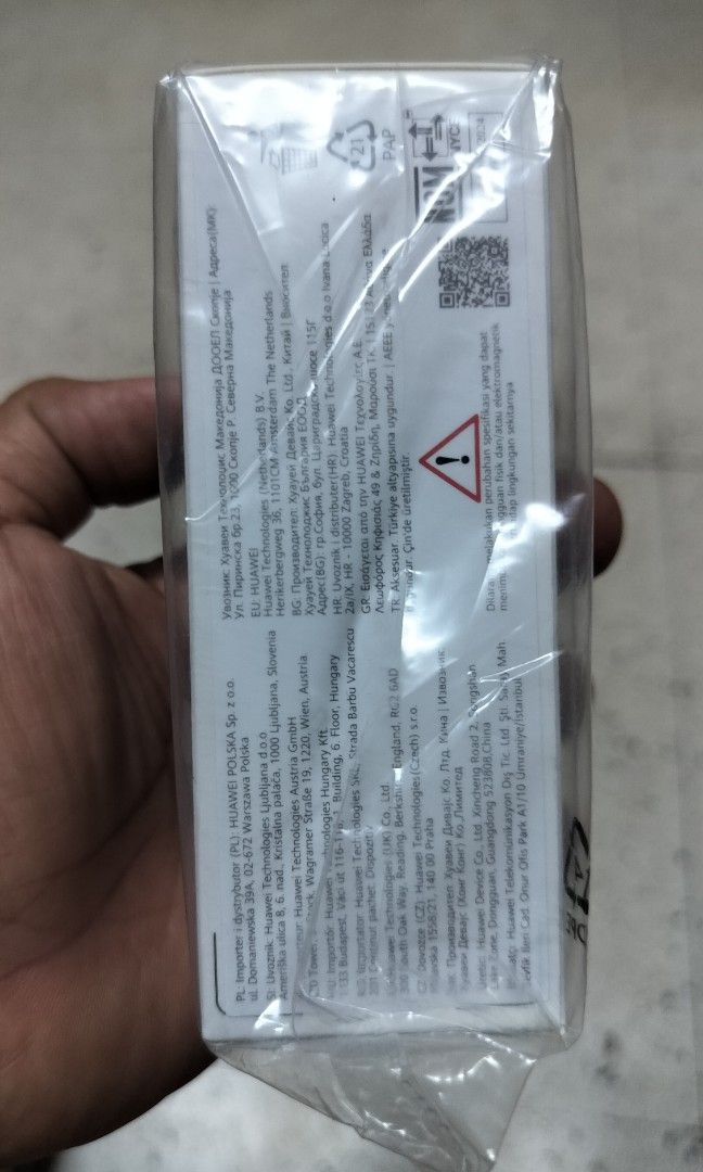 Huawei Wireless Mouse (Category: Mouse & Mousepads) located in Quezon City. Submitted by jessgarcia1110.1 (Listing ID 1332813442, Image 2). Description: .