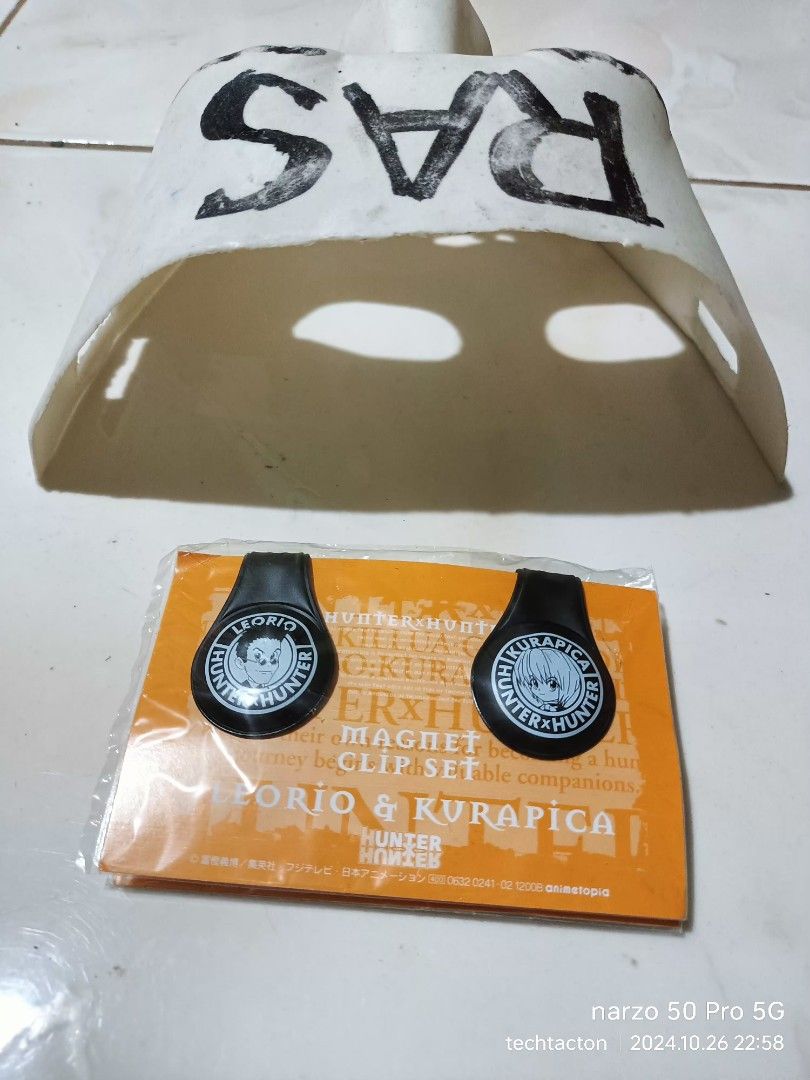 HUNTER x HUNTER Kurapika Leorio Magnet Clip Set (Category: Character Goods) located in Santo Tomas. Submitted by pickers_corner (Listing ID 1332936479, Image 1). Description: HUNTER x HUNTER Kurapika Leorio Magnet Clip Set good as new.