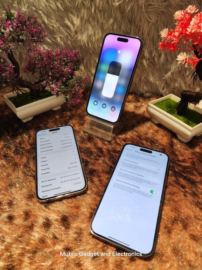 iPhone 14 Pro & iPhone 14 Pro max (Category: iPhone 14 Series) located in Quezon City. Submitted by mubrogadgets (Listing ID 1332867526, Image 3). Description: 📍MGA KAMUBRO❗️SUPERSALE❗️IPHONE 14 PRO AND 14 PRO MAX 🤩 iP 14 Pro Max For Only 40,000 ❌️ 37,500 ✅️ -Super Retina XDR display -6.7‑inch (diagonal) all‑screen OLED display -2796‑by‑1290-pixel resolution at 460 ppi -Dynamic Island -Always-On display -ProMotion technology with adaptive refre
