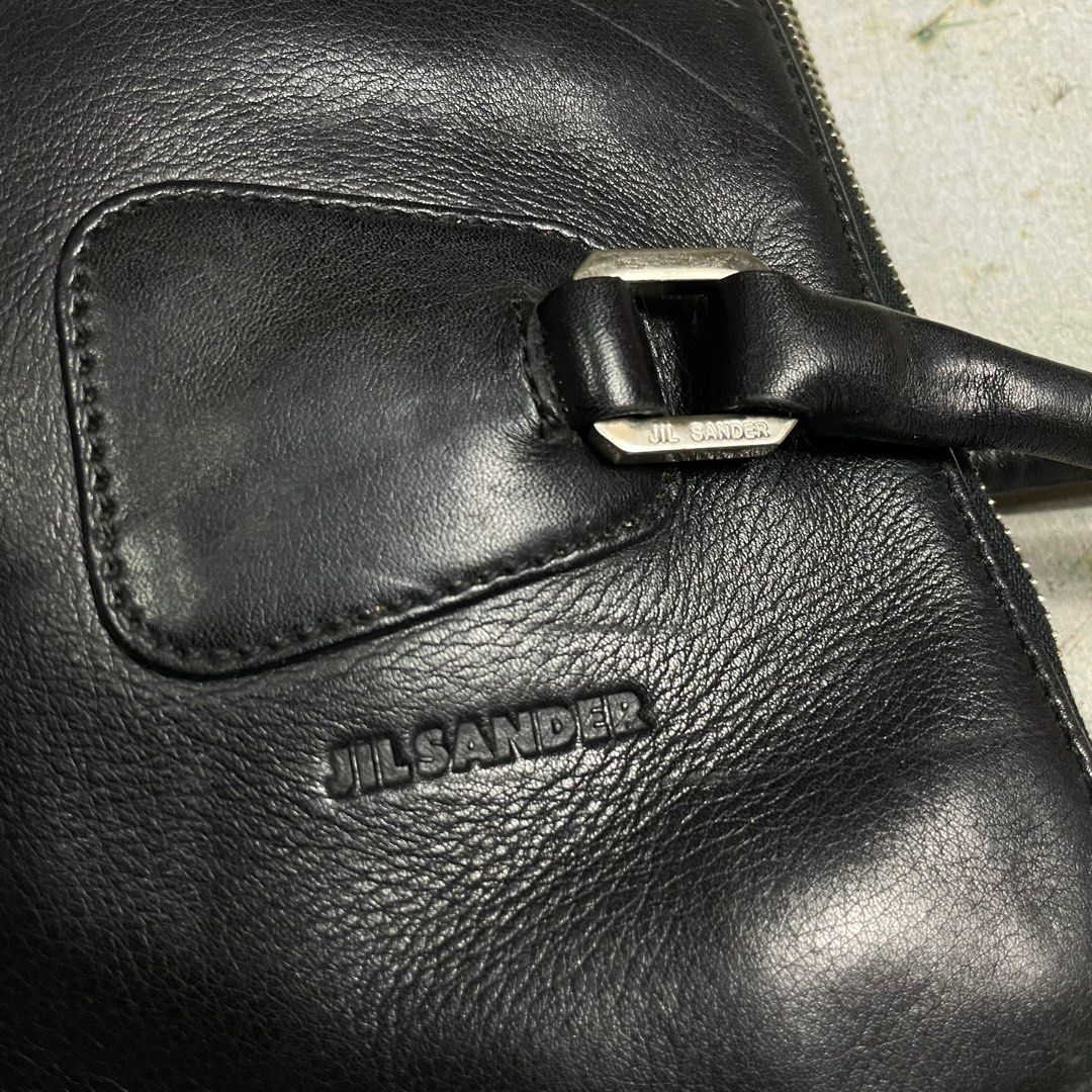 JIL SANDER LEATHER HANDBAG (Category: Luxury Bags & Wallets) located in Manila. Submitted by revise.ph_ (Listing ID 1332963468, Image 3). Description: JIL SANDER LEATHER HANDBAG Made in ITALY Dimension Length/Height:11.5 Width:.12 Side Width:3.2 issue:Scratches not noticeable Price:3,000 Free shipping via JNT.