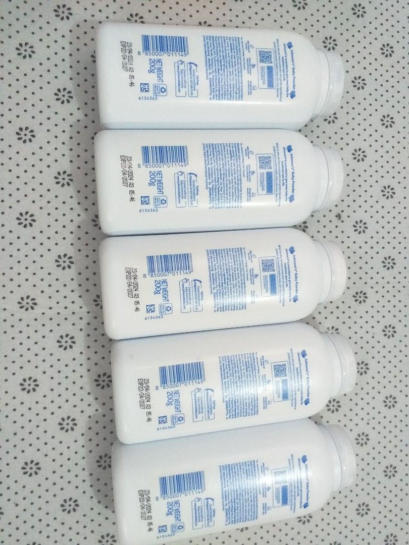 Johnson Baby powder 200g (Category: Baby Toiletries & Grooming) located in Quezon City. Submitted by caide_onlineshop (Listing ID 1332828797, Image 2). Description: Johnson Baby powder 200g P100.00 each 5pcs available take all P450.00.