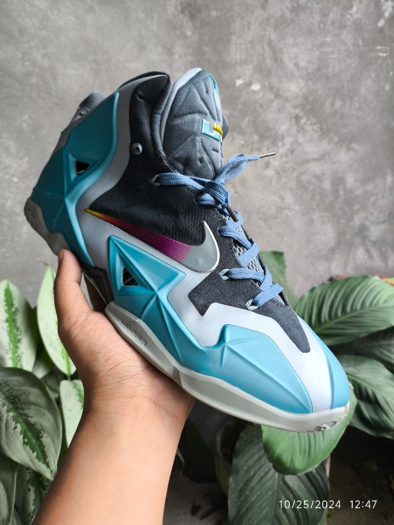 Lebron flywire hot sale