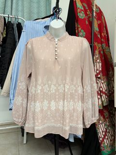 (Category: ) located in . Submitted by ainaawho (Listing ID 1332933933, Image 1). Description: .