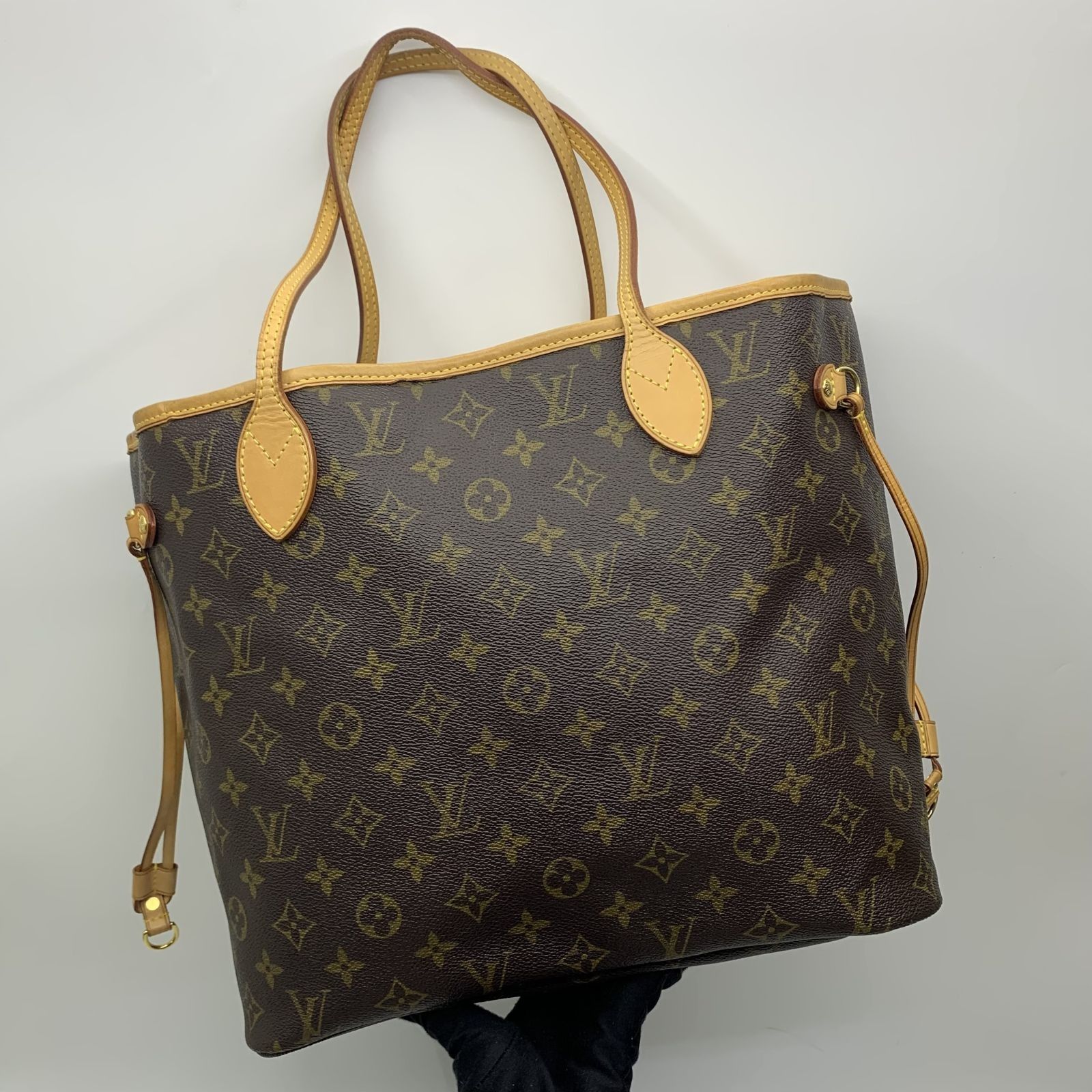 Louis vuitton signature tote hotsell