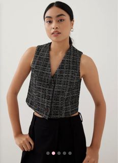 (Category: ) located in . Submitted by cc_wardrobe (Listing ID 1332827251, Image 1). Description: .