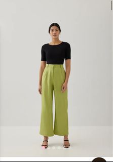 (Category: ) located in . Submitted by cc_wardrobe (Listing ID 1332828585, Image 1). Description: .